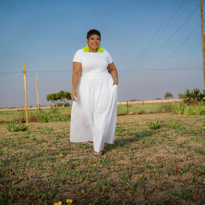 Robe d'été élégante décontractée pour femmes grandes tailles, couleur unie, taille cintrée, grande jupe évasée, manches courtes, silhouette ample, tombée - Product Image 2