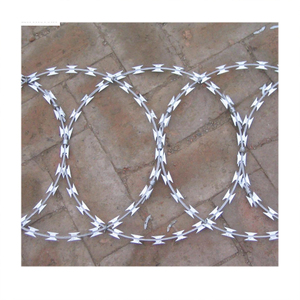 <span class=keywords><strong>Alambre</strong></span> <span class=keywords><strong>de</strong></span> púas en espiral Sanxing Factory BTO-22 CBT - Galvanizado y recubierto <span class=keywords><strong>de</strong></span> PVC, longitud <span class=keywords><strong>de</strong></span> púas <span class=keywords><strong>de</strong></span> 60/65 mm para protección <span class=keywords><strong>de</strong></span> ferrocarriles y carreteras - Product Image 3