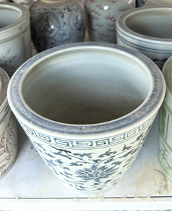Jardinière <span class=keywords><strong>en</strong></span> porcelaine de haute qualité nouveau Jingdezhen Antique peint à la main bleu et blanc Twining <span class=keywords><strong>Lotus</strong></span> Pots de jardin <span class=keywords><strong>en</strong></span> céramique <span class=keywords><strong>Pot</strong></span> de plantes - Product Image 4