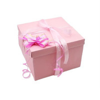Boîte cadeau pliable en carton ivoire avec estampage et design surprise à effet explosion pour bonbons, mariages et célébrations d'anniversaire