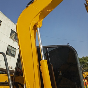 Excavadora usada original Komatsu PC70-8 de 7 toneladas, maquinaria de construcción usada con orugas, en buen estado, disponible para la venta. - Product Image 5