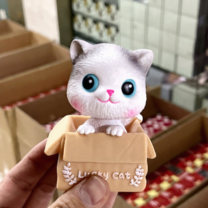 Figurine de chat porte-bonheur en résine pour voiture, décoration de console centrale, fabriquée en Chine - Product Image 5