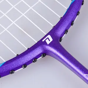 Grafit Badminton raketi raket Logo yüksek kalite tam karbon yeni stil farklı renkler özelleştirilmiş çanta özel OEM çerçeve adet
