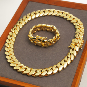 Collar de Lujo y Estilo de Moda Hop Jewelry, Collar Cubano Súper Grande, Cadena Cubana Miami de Eslabones Grandes - Product Image 2