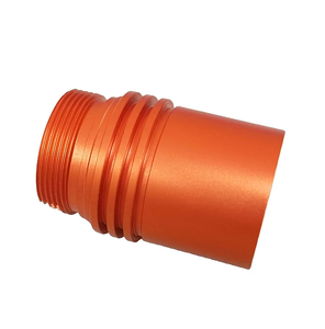 Carcasa cilíndrica roscada de aluminio anodizado naranja, mecanizada por CNC a medida, con ranura superior tubular para piezas de equipos de motocicleta - Product Image 4