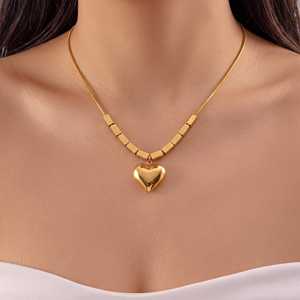 <span class=keywords><strong>Collar</strong></span> <span class=keywords><strong>de</strong></span> Joyería <span class=keywords><strong>de</strong></span> Moda con Colgante <span class=keywords><strong>de</strong></span> Letra Esmaltada, Cadena <span class=keywords><strong>de</strong></span> <span class=keywords><strong>Serpiente</strong></span> Estilo Espiga, <span class=keywords><strong>de</strong></span> Acero Inoxidable con Baño <span class=keywords><strong>de</strong></span> Oro PVD, No se Deslustra - Product Image 2