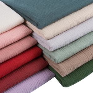 100% bébé coton biologique Voile léger Double froissé bulle gaze serviette <span class=keywords><strong>de</strong></span> <span class=keywords><strong>bain</strong></span> tissu pour garçons et filles - Product Image 1