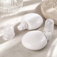 Gloss à lèvres et huile à lèvres en flacon blanc mat en forme d'ampoule avec bouchon translucide givré et embouts applicateurs à presser – Vente en gros, OEM, logo personnalisé, cosmétiques