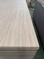 Panel de Pared de Chapa de Madera de Bambú Moderno y Económico de la Mejor Calidad, Superficie Mate con Textura de Travertino para Decoración de Centros Comerciales