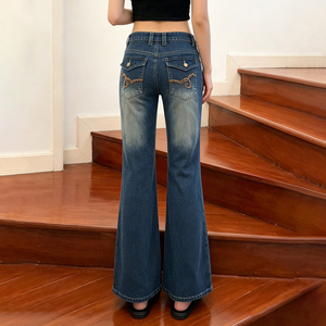 Pantalones Vaqueros Rectos de Mujer Estilo Y2K Vintage Lavado con Efecto Desgastado, de Cintura Baja, Ajuste Delgado, Acampanados, Minimalistas y Versátiles, Ideales para Chicas Modernas - Product Image 5