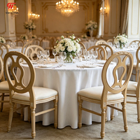 Chaise de banquet de mariage de luxe lisse à dossier rond, chaise Louis en plastique détachable pour l'hôtellerie et la restauration