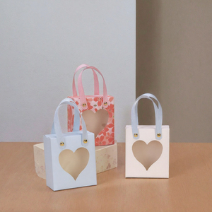 Bolsa de Regalo Ecológica de Cartón Color Marfil con Ventana en Forma de Corazón, Bolsa de Papel para Regalos y Manualidades - Product Image 3