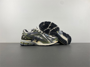 新品 1906 メンズ オリーブグリーン＆グレー アスレチック スニーカー - メッシュアッパー＆クッション性のあるアウトドアトラクションソール - Product Image 1