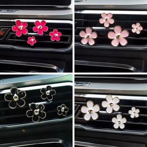 4Pcs/Set Car Outlet Vent Perfume Clips Car Air Freshener Conditioning Aromatherapy Small Daisy <b>Interior</b> Decoration <b>Accessories</b> - Product Image 3