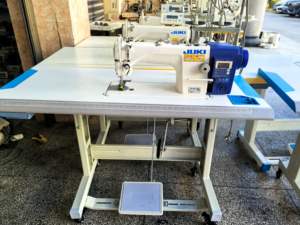 Machine à coudre <span class=keywords><strong>JUKI</strong></span> <span class=keywords><strong>DDL</strong></span>-<span class=keywords><strong>7000A</strong></span>-7 d'occasion avec moteur, point noué, coupe-fil automatique, pour vêtements - Product Image 6