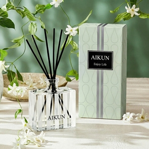 Aikun Wholesale Clear Glass Thick Bottle Ocean Fragrance 150ml IP16 Formula Gift Box Set <b>Reed</b> <b>Diffuser</b> for Living Room - Product Image 1