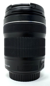 Objectif d'appareil photo EF-S 18-135mm f/3.5-5.6 is utilisé - Product Image 6