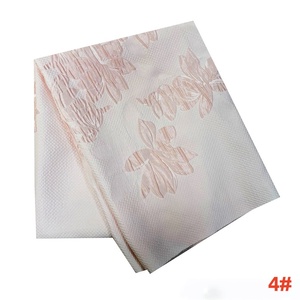 <span class=keywords><strong>Tissu</strong></span> brocart noir 202 g/m² à motifs floraux imposants, poids moyen, texture <span class=keywords><strong>nid</strong></span> <span class=keywords><strong>d</strong></span>'<span class=keywords><strong>abeille</strong></span>, matériau de <span class=keywords><strong>couture</strong></span> haut de gamme pour robes de soirée et costumes - Product Image 4