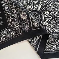 Foulard Carré 100% Soie 12 Mommes en Satin Froissé, 65x65 cm, Noir et Blanc, Imprimé Noix de Cajou, Style Décontracté pour Musulmanes, Impression Numérique