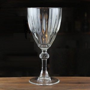 Venta al por mayor <span class=keywords><strong>copa</strong></span> de vino europeo para club boda deco <span class=keywords><strong>cristal</strong></span> <span class=keywords><strong>gigante</strong></span> en relieve <span class=keywords><strong>copa</strong></span> de vino tinto Highball cristalería - Product Image 1