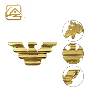 Hebilla decorativa de plástico de 135 mm de ancho con clavos para cabecero de cama y sofá, personalizable - Product Image 2