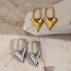 Pendientes de Acero Inoxidable Personalizables con Baño de Oro de 18K, Pendientes de Aro con Forma de Corazón y Cuadrado, Ideales para Joyería Moderna - Product Image 2