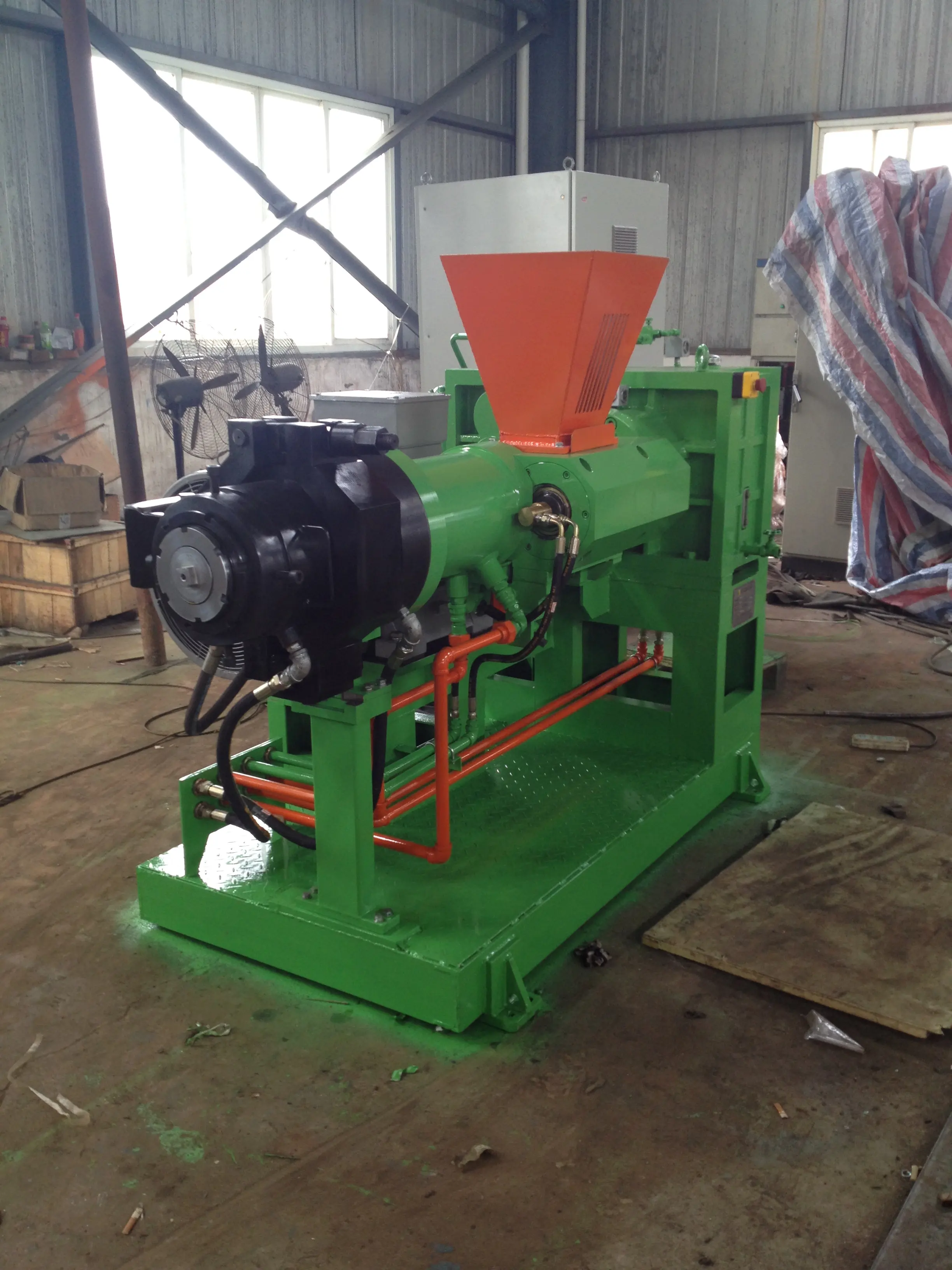 High quality automatic rubber strip extruder machine / silicone rubber strip extruding machine