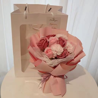Buket Bunga Hari Valentine Penuh Bunga Buatan Berbentuk Bintang Sabun Mawar Kotak Hadiah Portabel untuk Teman Pria dan Wanita
