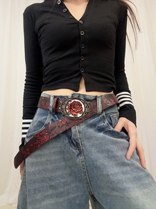 Nuova <span class=keywords><strong>Cintura</strong></span> da <span class=keywords><strong>Donna</strong></span> Retrò in Pelle PU <span class=keywords><strong>Bordeaux</strong></span> con Rose in Rilievo, Stile Y2K, con Fibbia Decorativa in Lega Unica e Audace per Jeans e Vestiti - Product Image 5