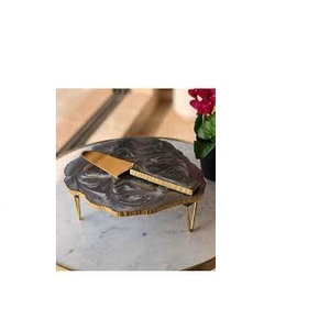 ขาตั้งเค้กเรซิ่นอีพ็อกซี่พร้อมขาตั้งโลหะและขอบสีทอง ขัดเงาด้วยมือสำหรับงานปาร์ตี้ - Product Image 5