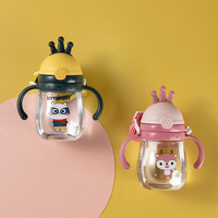 Gobelets à paille lestés Crown Baby pour bébés, cadeau idéal, biberon en plastique pour tout-petits et enfants