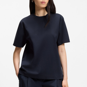 T-shirt pour femme au style moderne et charmant, conçu pour un confort naturel, avec une forme équilibrée et un attrait au quotidien. - Product Image 1