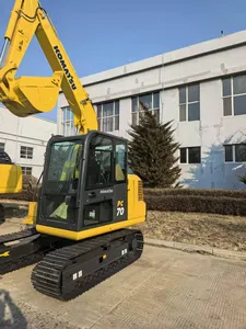 Mini-excavatrice sur chenilles PC70-11M0 avec cabine climatisée à écran LCD, système antichoc ROPS, télécommande intelligente Komtrax, moteur, pompe et engrenages. - Product Image 2