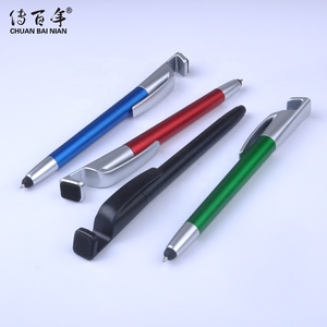 <span class=keywords><strong>Penna</strong></span> Multifunzione 4-in-1 di Alta Qualità in Plastica per iPad e iPhone, <span class=keywords><strong>Penna</strong></span> a Sfera con Supporto per <span class=keywords><strong>Telefono</strong></span> e Touch Screen, <span class=keywords><strong>Penna</strong></span> Stylus Personalizzabile con Logo - Product Image 1