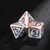 Jeu de dés polyédriques squelette gothique 7 pièces, dés en os de Nécromant pour jeux de rôle sur table à thème horrifique et accessoire de jeu de rôle