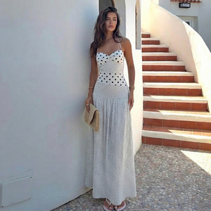 Vestido Maxi Plissado Feminino Elegante com Estampa de Bolinhas, Alças Finas e Decote Halter, Costas Nuas e Contraste de Cores, Coleção Verão <span class=keywords><strong>2026</strong></span> - 3526 - Product Image 2