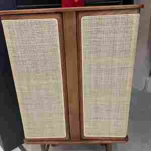 Petites armoires de cuisine en bois au design italien Armoires indiennes en bois de rotin Armure moderne pour la maison Rangement réglable - Product Image 1