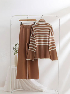 Commercio all'ingrosso a <span class=keywords><strong>collo</strong></span> <span class=keywords><strong>alto</strong></span> da <span class=keywords><strong>donna</strong></span> a righe lavorate a maglia 2 pezzi Set Pullover invernale a <span class=keywords><strong>collo</strong></span> <span class=keywords><strong>alto</strong></span> maglione Set maglione da <span class=keywords><strong>donna</strong></span> - Product Image 5