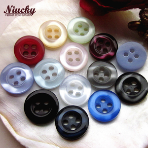 Bottoni in Resina Perlata di Qualità all'Ingrosso, 11mm, 16 Colori, Bordo Arrotondato, 4 Fori, Lavabili, Marca Niucky per Uomo - Product Image 2