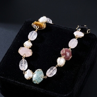 Collier artisanal en pierres naturelles mélangées et perles d'eau douce, collier statement en cristal enroulé sur fil, bijoux personnalisés pour femmes, mode
