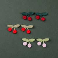 Petites cerises brodées, sans colle, idéales pour les pinces à cheveux DIY, les accessoires capillaires et les accessoires vestimentaires.