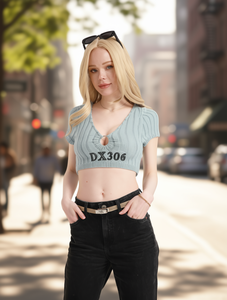 Top Corto de Punto para Mujer DX306, Cuello en V, Manga Corta, Estampado de Letras, Informal, 100% Poliéster, para Todas las Temporadas - Product Image 2