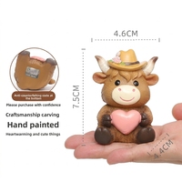 Figurine en résine de vache des Highlands mignonne, mini sculpture d'animal de dessin animé avec accessoires pour cadeau et décoration