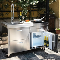 Îlot de cuisine extérieur moderne en acier inoxydable, écologique et ignifuge, avec grand barbecue à gaz et armoires de base