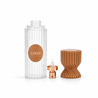 Flacon pulvérisateur fin en plastique de style arabe personnalisé avec couvercle spiralé et pulvérisateur en aluminium pour brume corporelle et parfum, 100 ml et 250 ml