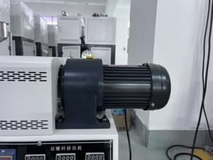 Granuladora Extrusora de Doble Tornillo Mini de Alta Eficiencia para el Procesamiento Industrial de Plásticos - Product Image 3