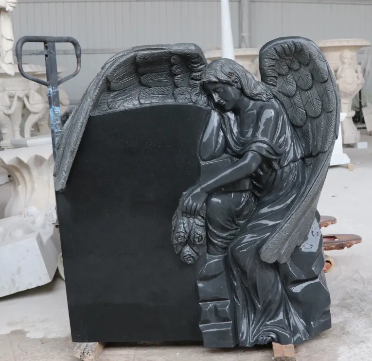 Aangepaste Zwart Graniet Grafsteen Zwart Graniet Weeping Angel Sculptuur Te Koop