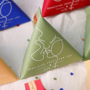 Boîte à <span class=keywords><strong>sucre</strong></span> personnalisée de style français, couleur crème, senior, <span class=keywords><strong>sans</strong></span> boîte à <span class=keywords><strong>chocolat</strong></span> triangulaire pliante - Product Image 2