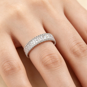 Anello Intrecciato Scintillante per Donne, Elegante Gioiello da Dito alla Moda - Product Image 2