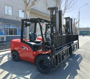 Montacargas Diésel Marca LGFT de Shanghái, 100% Nuevo, Capacidad de <span class=keywords><strong>4</strong></span>.5, 5 y <span class=keywords><strong>4</strong></span> Toneladas, con Motor ISUZU, Horquillas de 1520 mm, Torre de 3 Etapas de 4500 mm - Product Image 3